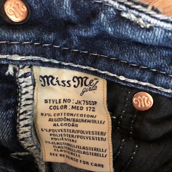 Cute Flap Pocket w/ Flowers Bling Miss Me Capris - Picture 8 of 8